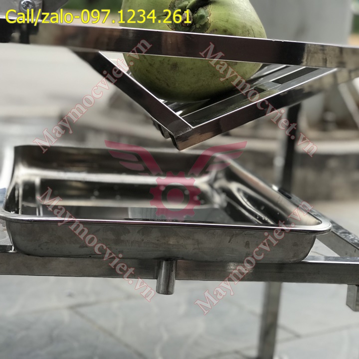 Thiết bị bổ và đục lỗ dừa tươi VM304 giá rẻ