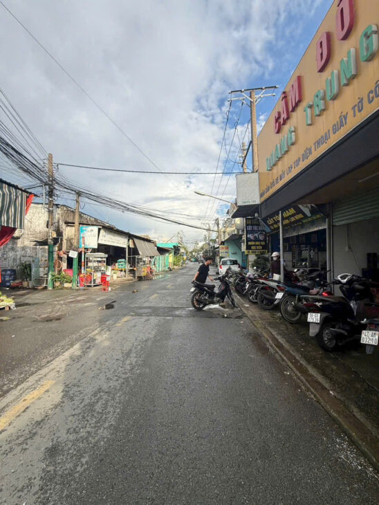 Bán Dãy Trọ 256m² (13 phòng + kiot), Nguyễn Đức Thiệu 100m thông Lý Thường Kiệt, Dĩ An, chỉ 5,8 tỷ!