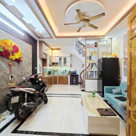 Bán nhà ngõ 420 Khương Đình – 34m 5 tầng gần ô tô – Sổ đỏ nở hậu giá 7,6 tỷ
