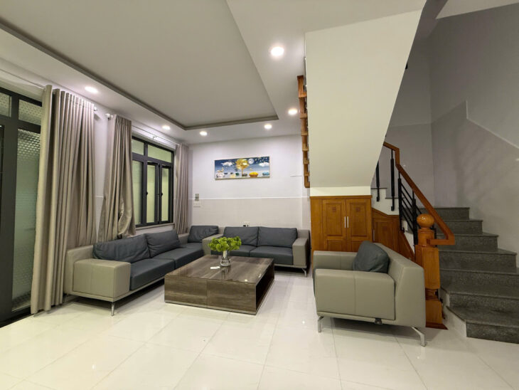 Nhà 3 Tầng Đẹp Gần Biển Trần Quang Diệu – Full Nội Thất Cao Cấp, Chỉ 60tr/m²!