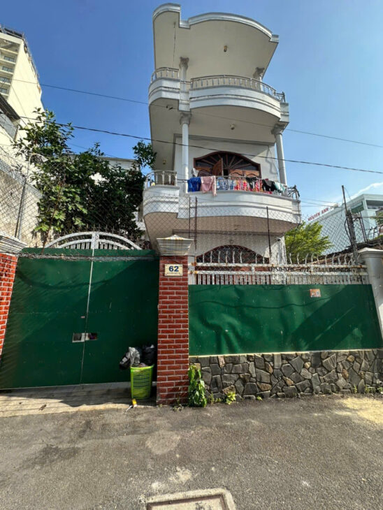 Bán nhà 3 tầng đường Nguyễn Biểu – Nha Trang, 151m², 6 phòng ngủ, giá 12 tỷ