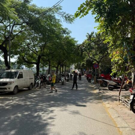 BÁN NHÀ NGUYỄN KHANG CẦU GIẤY NGÕ NÔNG GẦN PHỐ VỊ TRÍ SIÊU ĐẸP 40M 5 TẦNG 13,7 TỶ BÁN NHÀ NGUYỄN KHANG CẦU GIẤY NGÕ NÔNG GẦN PHỐ VỊ TRÍ SIÊU ĐẸP 40M 5 TẦNG 13,7 TỶ