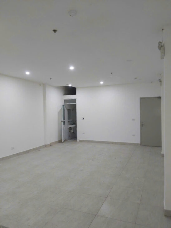 Bán nhà giá tốt MP Hồng Tiến-Long Biên-Hà Nội. Mặt tiền rộng, thang máy. Kinh doanh vô địch(29/9)