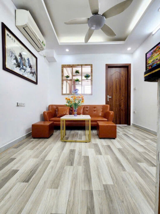 Bán Căn chung cư Xuân La 52m, tầng 4, 2 ngủ, thang máy, full nội thất!