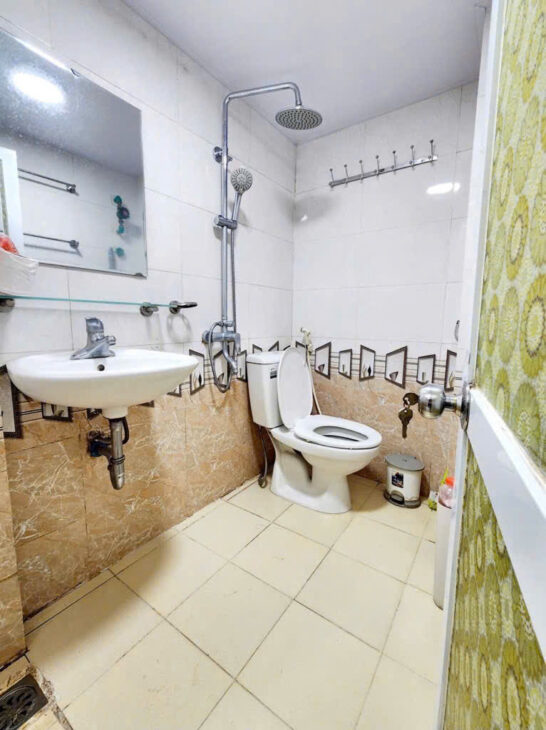 Bán Căn chung cư Xuân La 52m, tầng 4, 2 ngủ, thang máy, full nội thất!