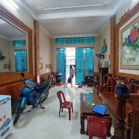 Nhà Xuân La, 43m, 5 tầng! Có gala oto, nở hậu! Mặt tiền lý tưởng!