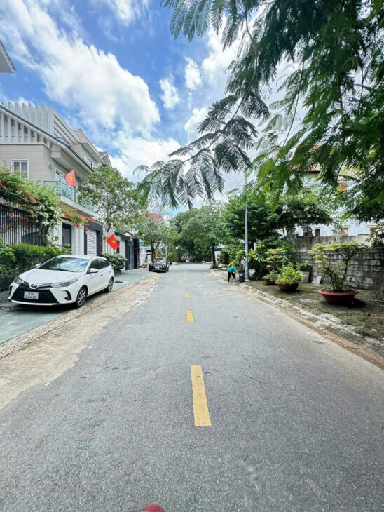 Bán gấp đất Mặt tiền đường Số 1 ĐƯỜNG HOA VIÊN – Long Thạnh Mỹ, Quận 9. – DT 1600M2 – GIÁ 65 TỶ