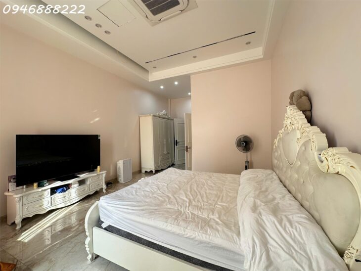 Nhà mặt đường lô góc Chùa Hàng – Ngang 4.65m – Lô góc cực đẹp