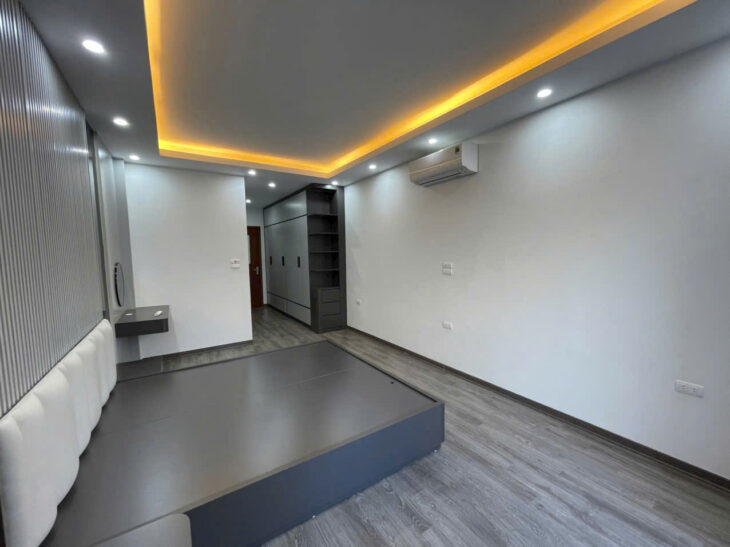 NHÀ ĐẸP Hoàng Như Tiếp 46.2m2 X 6 Tầng Mặt tiền 3.5m X 12.9 tỷ Long Biên.