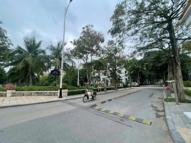 HIẾM!NHÀ PHÂN LÔ,PHÚ DIỄN,THANG MÁY,OTO,DT=50Mx6T,MT=5.5m, 8.8ty