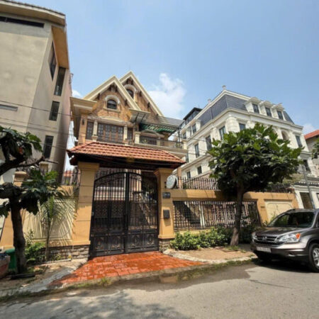 bán căn biệt thự khu 204 Nguyễn Văn Hưởng, Phường Thảo Điền, Quận 2 bán căn biệt thự khu 204 Nguyễn Văn Hưởng, Phường Thảo Điền, Quận 2