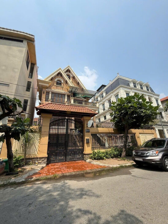 bán căn biệt thự khu 204 Nguyễn Văn Hưởng, Phường Thảo Điền, Quận 2