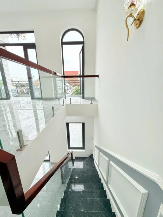 BÁN BIỆT THỰ MÁI THÁI CỔ ĐIỂN PHƯỜNG BẮC NHA TRANG.