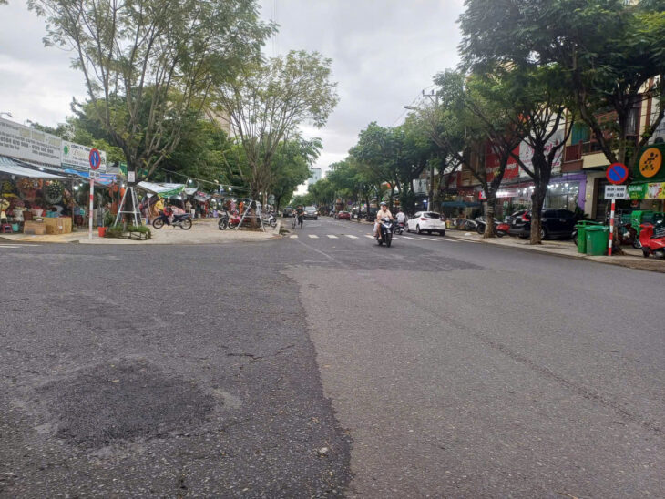 MẶT TIỀN LÊ THANH NGHỊ – VỈA HÈ 20M – ĐƯỜNG 10.5M – VỊ TRÍ ĐẮC ĐỊA TT HẢI CHÂU