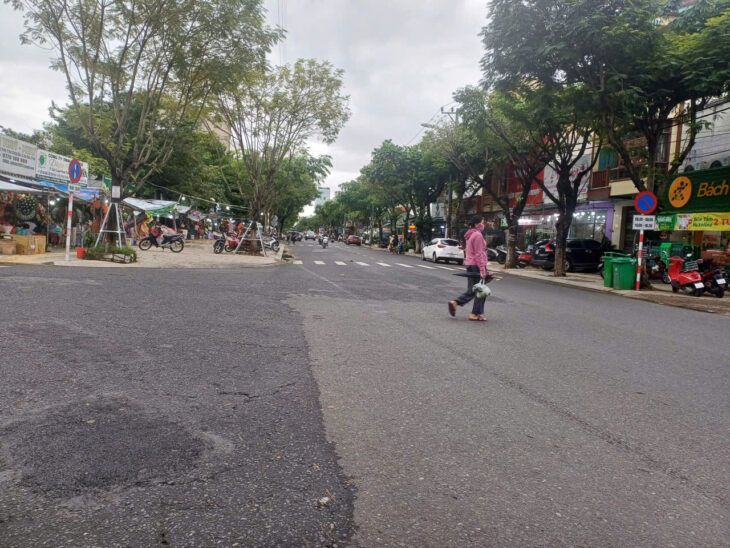 MẶT TIỀN LÊ THANH NGHỊ – VỈA HÈ 20M – ĐƯỜNG 10.5M – VỊ TRÍ ĐẮC ĐỊA TT HẢI CHÂU