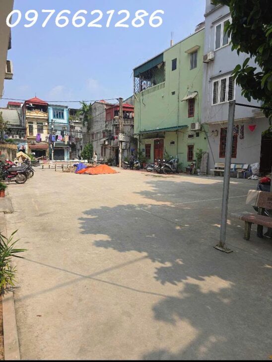 BÁN ĐẤT TẶNG NHÀ CẤP 4 – VIỆT HƯNG, LONG BIÊN – DIỆN TÍCH 37M², MẶT TIỀN 5M – GIÁ 7X TỶ (X NHỎ)