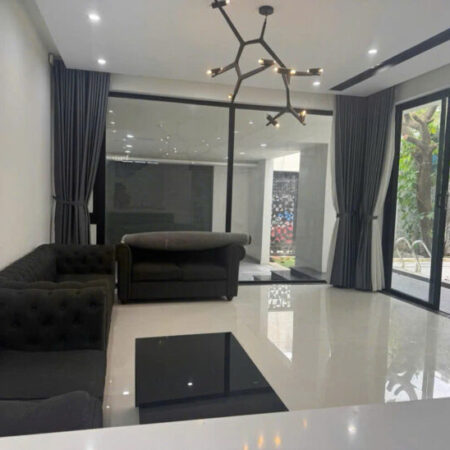 CẦN BÁN NHÀ ĐẸP 3 TẦNG – HỒ BƠI TRONG NHÀ – MẶT TIỀN RỘNG – KHU DÂN TRÍ CAO