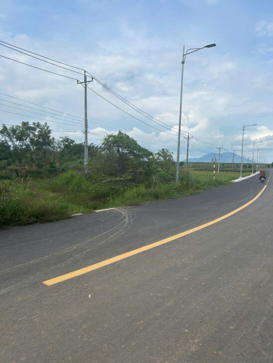 Bán 912m2 lô góc mặt tiền Nguyễn Minh Châu,LaGi giá ngộp 900 triệu