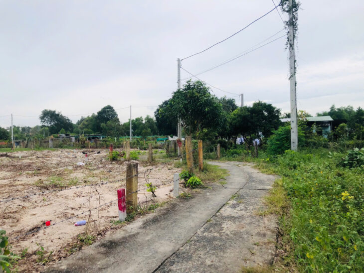 Bán 11.75m x 25m đất full thổ cư Hẻm Lê Minh Công, LaGi giá rẻ 1 tỷ gần Biển