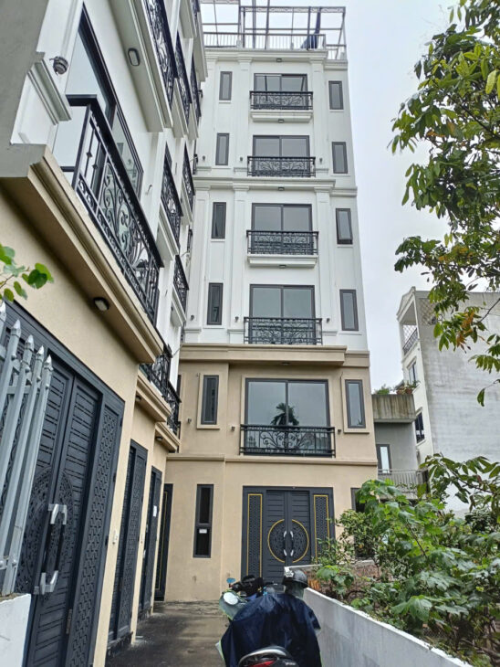 BÁN NHÀ ĐẸP, ĐƯỜNG LẠC LONG QUÂN, TÂY HỒ, HN.