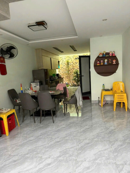 CẦN BÁN NHÀ 2 TẦNG KIÊN CỐ – HẺM Ô TÔ ĐƯỜNG 2/9 – TRUNG TÂM HẢI CHÂU