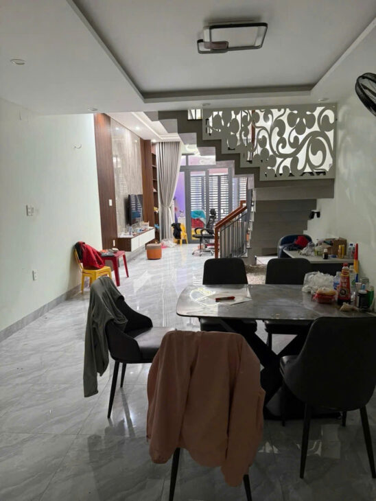 CẦN BÁN NHÀ 2 TẦNG KIÊN CỐ – HẺM Ô TÔ ĐƯỜNG 2/9 – TRUNG TÂM HẢI CHÂU