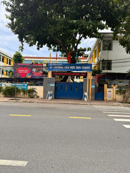 BÁN LÔ ĐẤT ĐẸP NGANG 5m8 HẺM OTO ĐUA NGAY TTTP NHA TRANG.