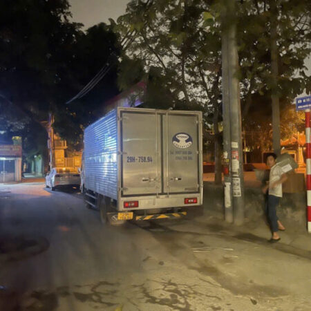 Bán nhà Nguyễn Văn Linh. 31,5m . Mặt đường kinh doanh . View hồ, ô tô tránh . Nhiều tiện ích , Tầng