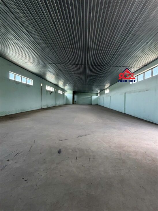 XT609 nhà xưởng sản xuất trong khu công nghiệp, giá thuê siêu rẻ trống xưởng