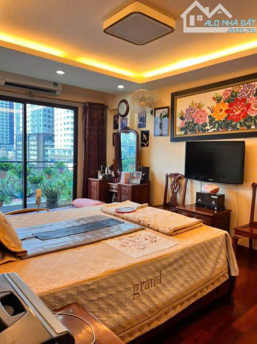 Chính chủ bán toà nhà KĐT Trung Yên. DT 99m x 8 tầng. MT 7,2m. Có hầm. Giá 51 tỷ. LH: 0964769634