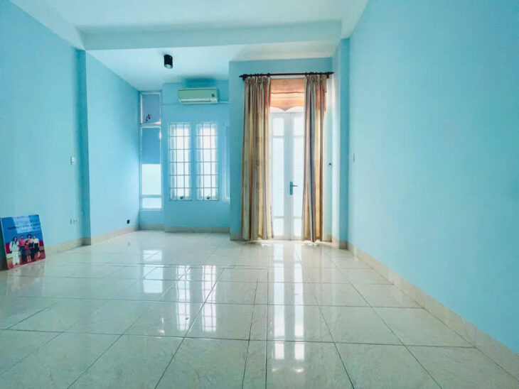 CẦN BÁN NHÀ 3 TẦNG – 6 PHÒNG NGỦ – TRUNG TÂM HÒA CƯỜNG BẮC – ĐƯỜNG 7,5M + VỈA HÈ RỘNG 4,5M – GIÁ