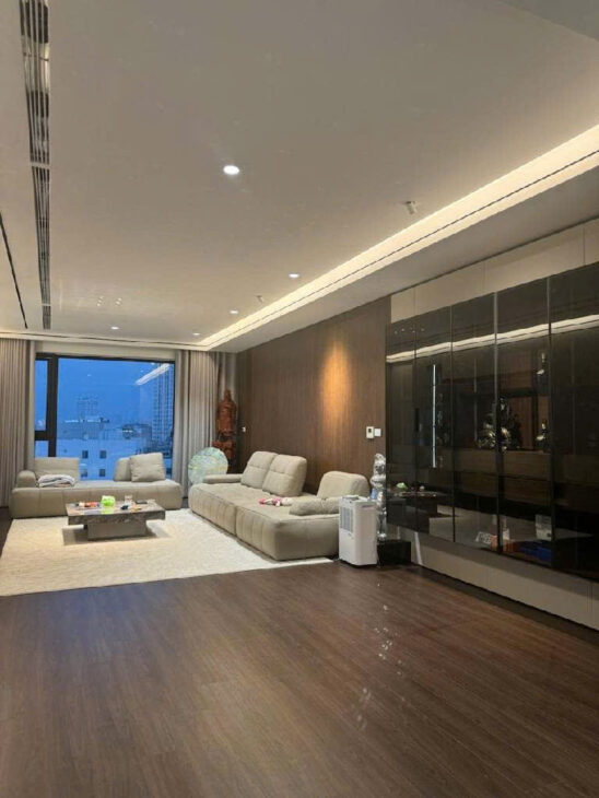 Bán nhà tuyệt đẹp phố Nguyễn Thái Học, Điện Biên Phủ, Ba Đình DT 70m2, MT 7m, ở và KD homestay tố