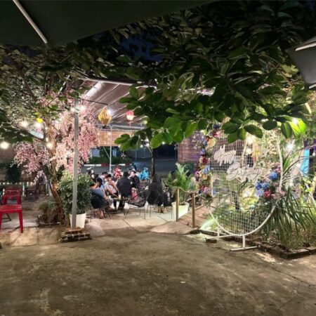 MẶT BẰNG ĐẸP- GIÁ TỐT cần sang nhượng nhanh quán coffe đang kinh doanh tốt tại huyện Gia Lâm, HN