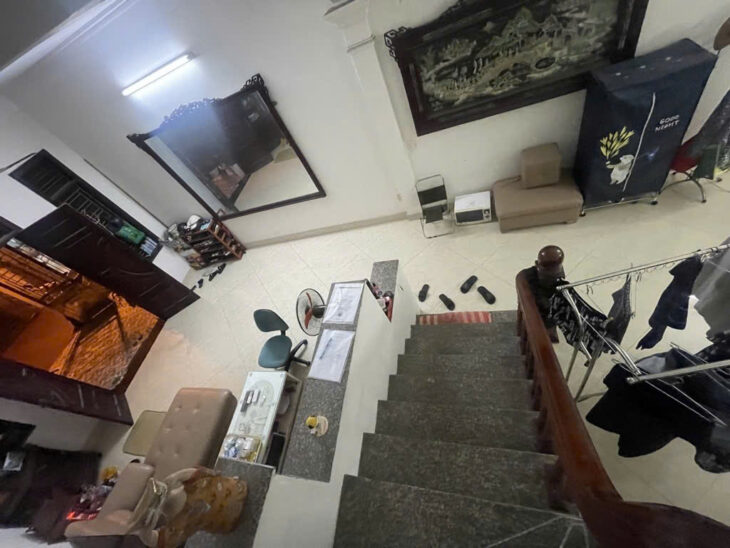 Bán nhà Đức Giang, ngõ ô tô. Có gara để ô tô. 84.3m . Nhiều tiện ích xung quanh . Gía 14.2 tỷ ( có