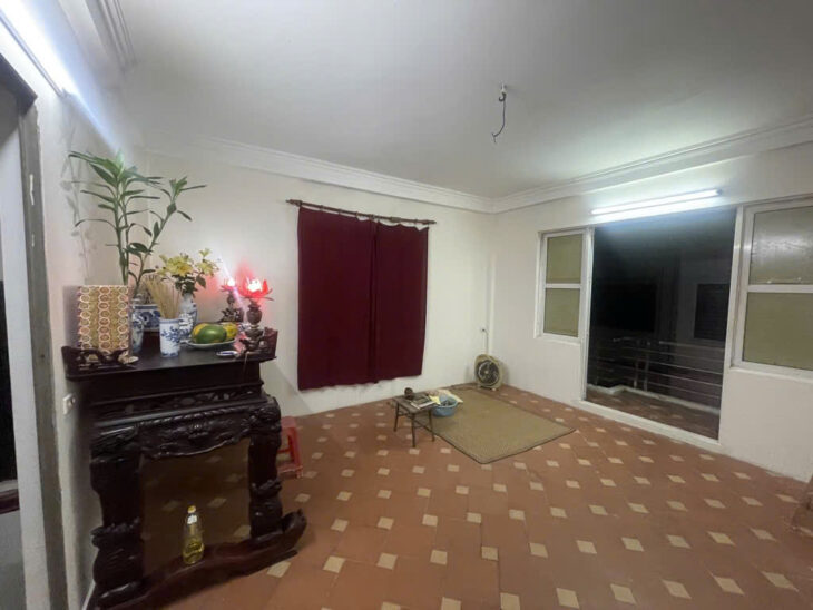 Bán nhà Đức Giang, ngõ ô tô. Có gara để ô tô. 84.3m . Nhiều tiện ích xung quanh . Gía 14.2 tỷ ( có