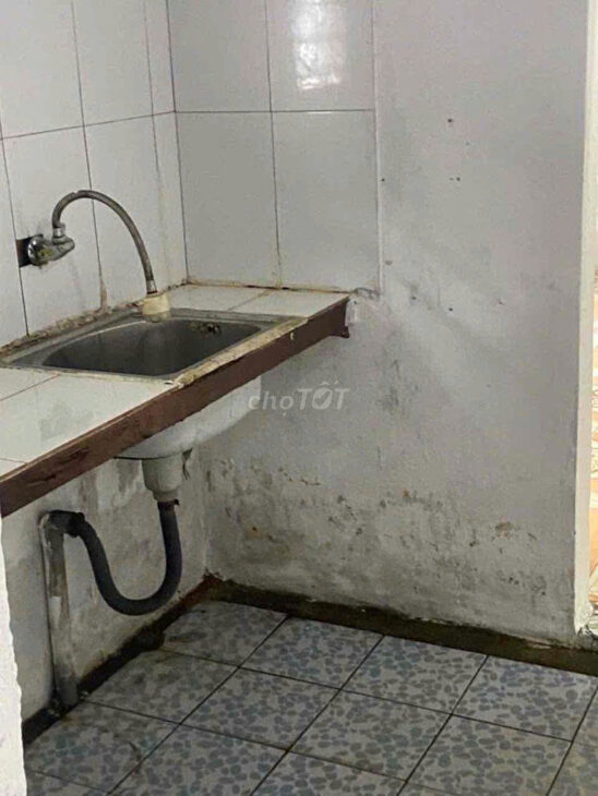 Cho thuê nhà cấp 4 30m2 đường nước Phần Lan, Phường Tứ Liên, Quận Tây Hồ, Hà Nội