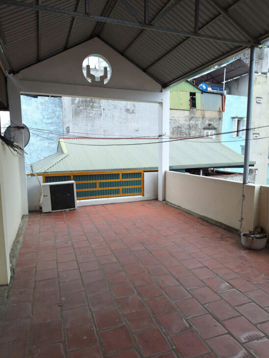 Chính chủ cần cho thuê nhà 4 tầng mặt tiền 233A Nguyễn văn cừ, Phường Bồ Đề, Quận Long Biên, Hà Nội