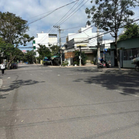 Bán căn góc 2 mặt tiền đường Lý Nam Đế Phước Long Tp Nha Trang Tổng Diện tích 180.9m2 Ngang hơn
