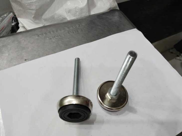 Vì sao nên mua chân phễu M10x100?