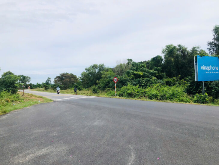 Bán 140m đất lô góc Hùng Vương, Tân Tiến,LaGi giá rẻ nhất 3.9 triệu/m2 sát Biển