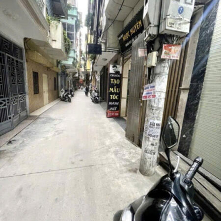 MẶT NGÕ KINH DOANH TẤP NẬP – Ô TÔ RA VÀO THOẢI MÁI – TRUNG TÂM ĐỐNG ĐA