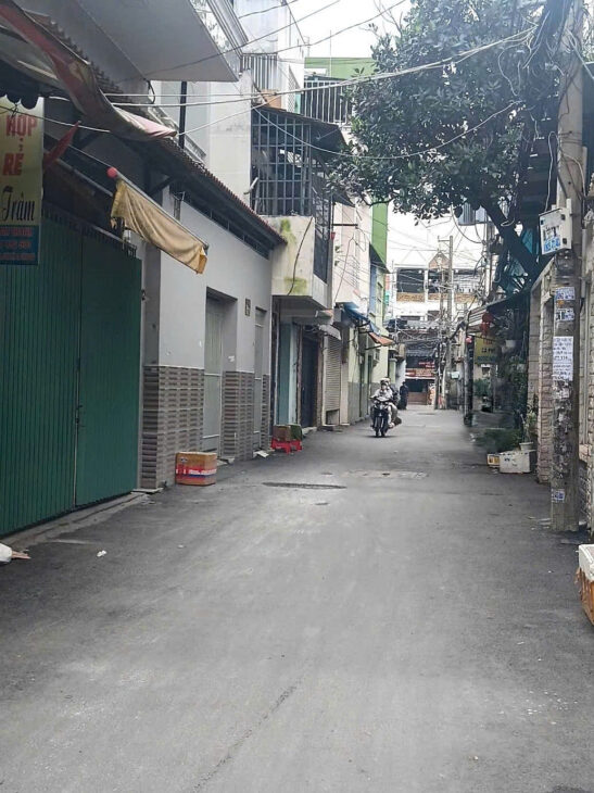 NHÀ TÂN PHÚ – GẦN CHỢ TÂN HƯƠNG – HẺM XE HƠI – 2 TẦNG – DT 44M² – NHỈNH 5 TỶ
