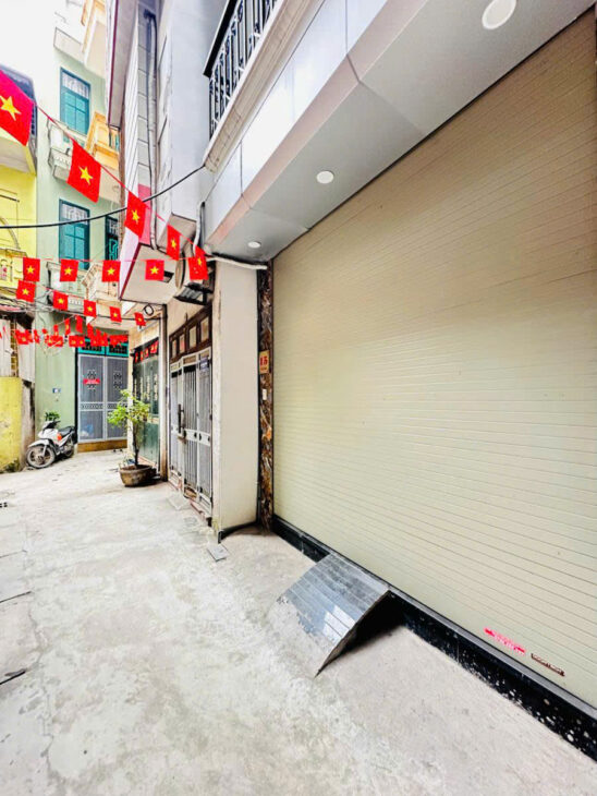 HOÀNG NGÂN NGÕ RỘNG – ĐẸP MỚI LUNG LINH – 32m2 5 tầng mặt tiền 3.3m Giá 9.95 tỷ