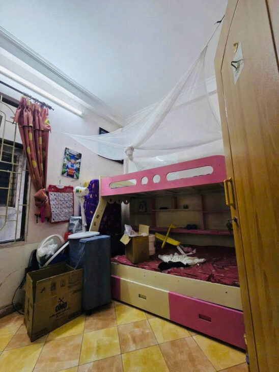 HÀNG HIẾM – NHÀ DÂN XÂY – VỊ TRÍ ĐẸP – CĂN GÓC – 2 NGỦ – GẦN PHỐ- Phố 8/3, 18m x 4 tầng. Mặt tiền