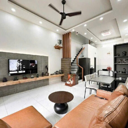 NHÀ ĐẸP -NỘI THẤT ĐẸP – VỊ TRÍ ĐẸP – HẺM OTO NGAY TRUNG TÂM QUẬN 9 – LÃ XUÂN OAI- TĂNG NHƠN PHÚ A