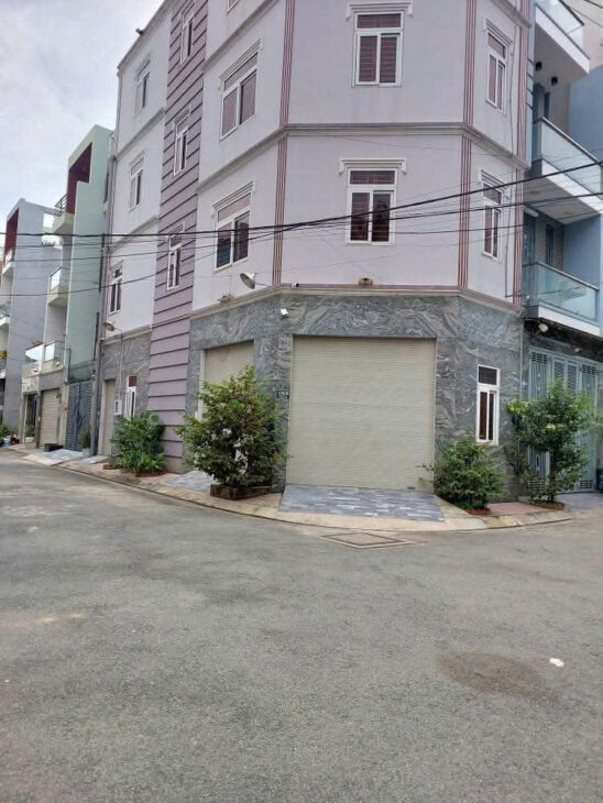 Nhà 3 tầng đẹp sát Trung Tâm Quận 2 Nguyễn Duy Trinh,Phú Hữu,Quận 9 vuông vức, phong thủy đẹp,