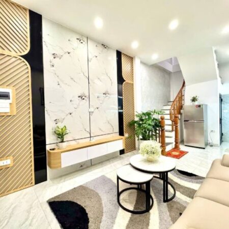 Minh Khai – 35m – 6 Tầng – Full Nội Thất – Giá: 7.5 Tỷ