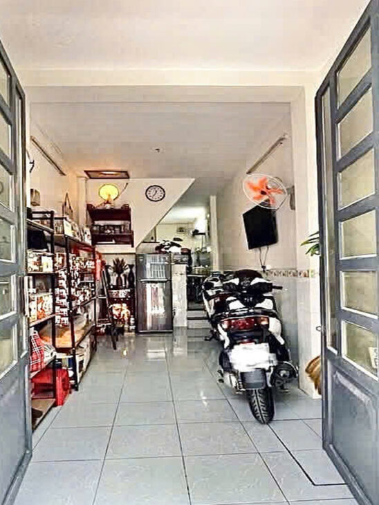 H1686 💥 sau sân bay Tân Sơn Nhất, SHR, Vuông, 2 tầng, 2.5x10m, 3.x tỷ x nhỏ