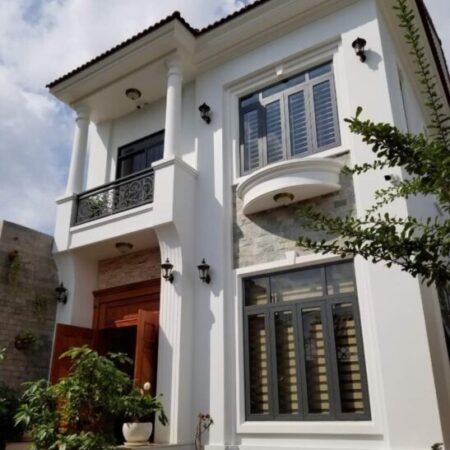 Bán nhà đường số 35, Hiệp Bình Chánh, Thủ Đức, TP HCM. DT 240m2, 3 tầng, 4PN, SHR. Giá 18.9 tỷ. LH: