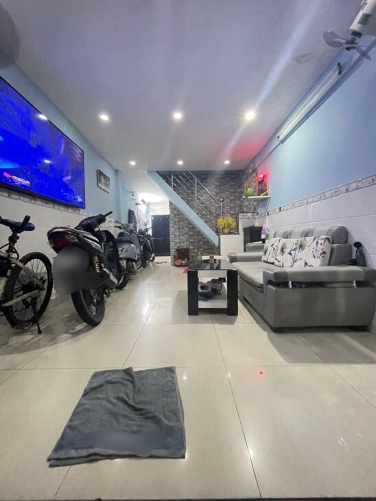 HIẾM! NHÀ ĐẸP LẠC LONG QUÂN P10 – 36m² GIÁ CHỈ 3.9 TỶ – NỞ HẬU TÀI LỘC